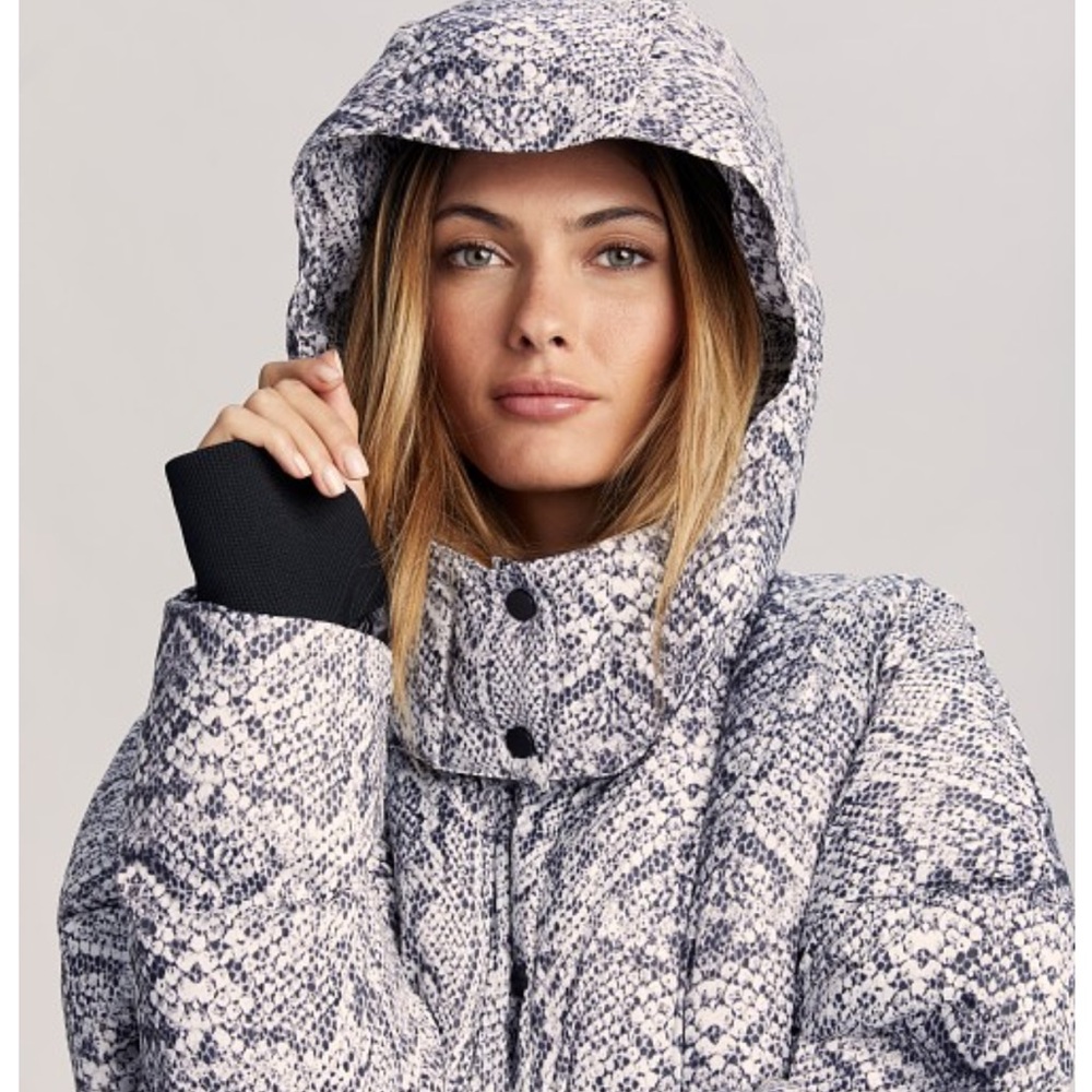 Varley Winter Jacket - image 8